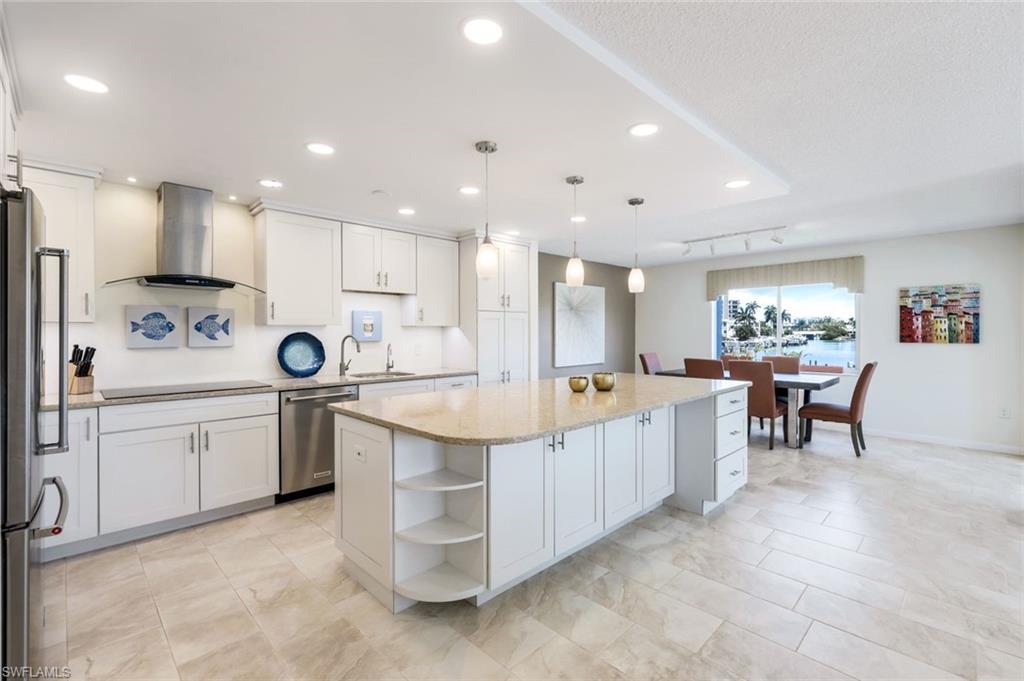 1930 Gulf Shore BLVD N # D202