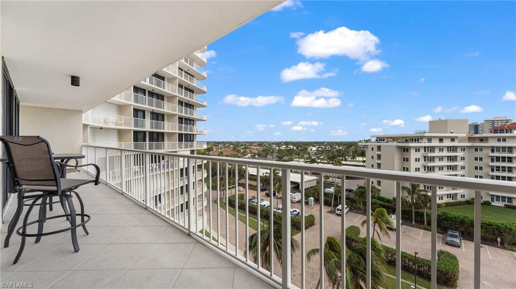 260 Seaview CT # 709