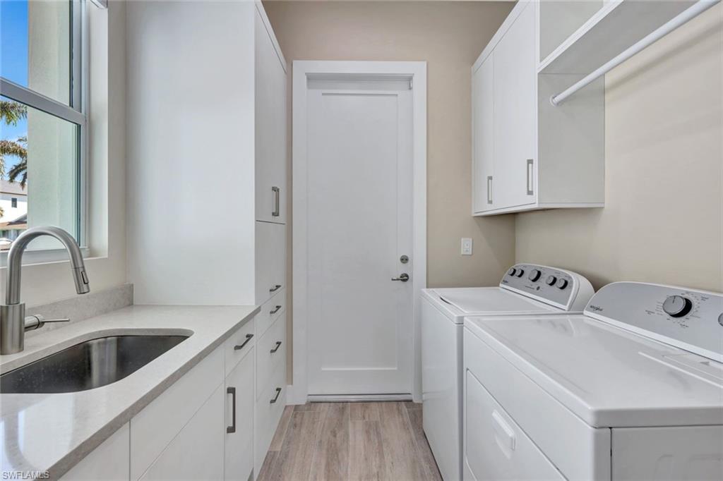 515 93rd AVE N