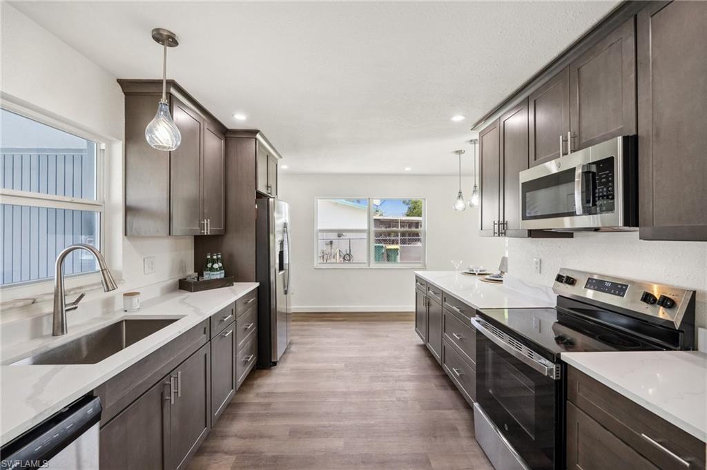 4296 18th PL SW