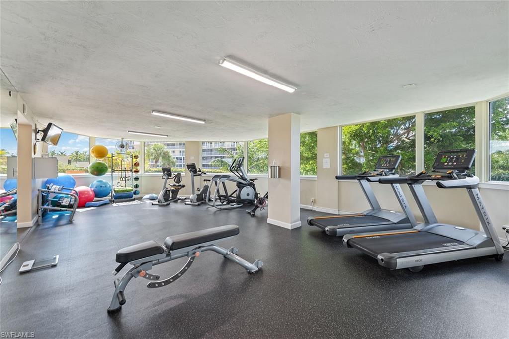 4051 Gulf Shore BLVD N # 1104