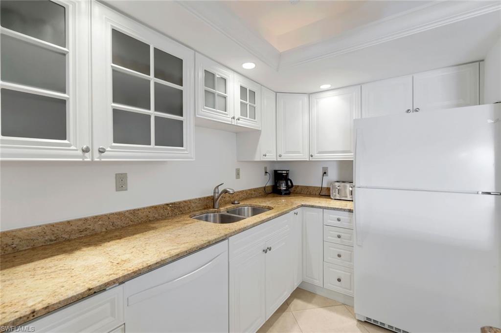 3443 Gulf Shore BLVD N # 511