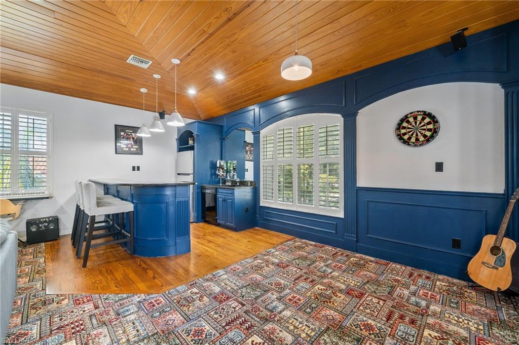 1904 Fairfax CIR