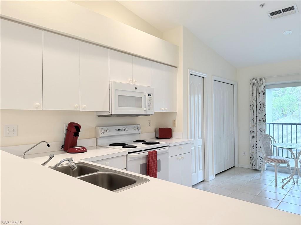 8540 Naples Heritage DR Unit: 822