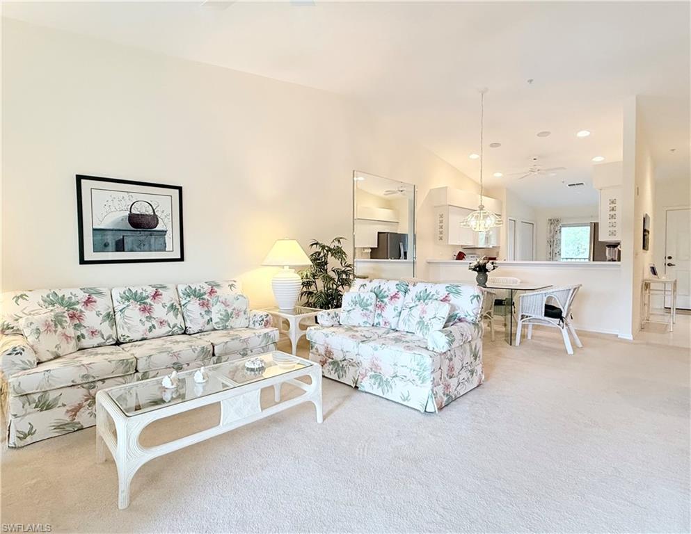 8540 Naples Heritage DR Unit: 822