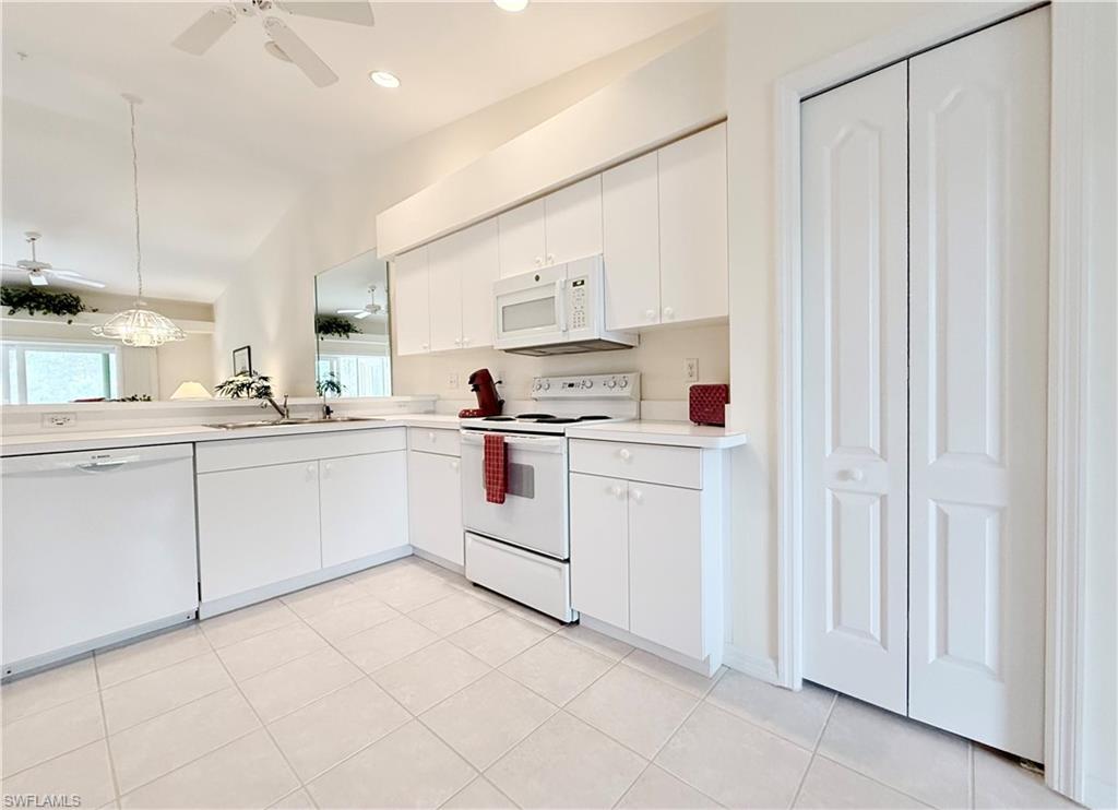 8540 Naples Heritage DR Unit: 822