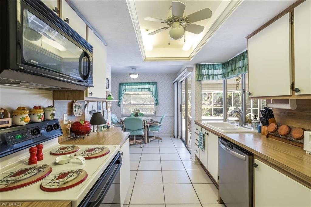 466 Golfview DR