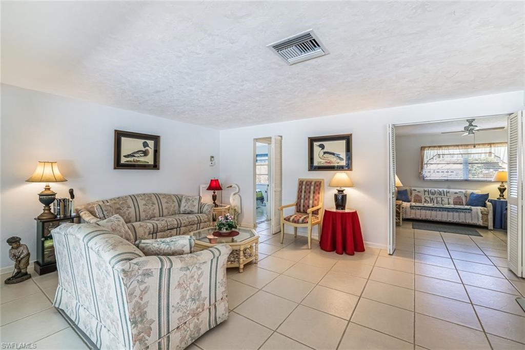 466 Golfview DR