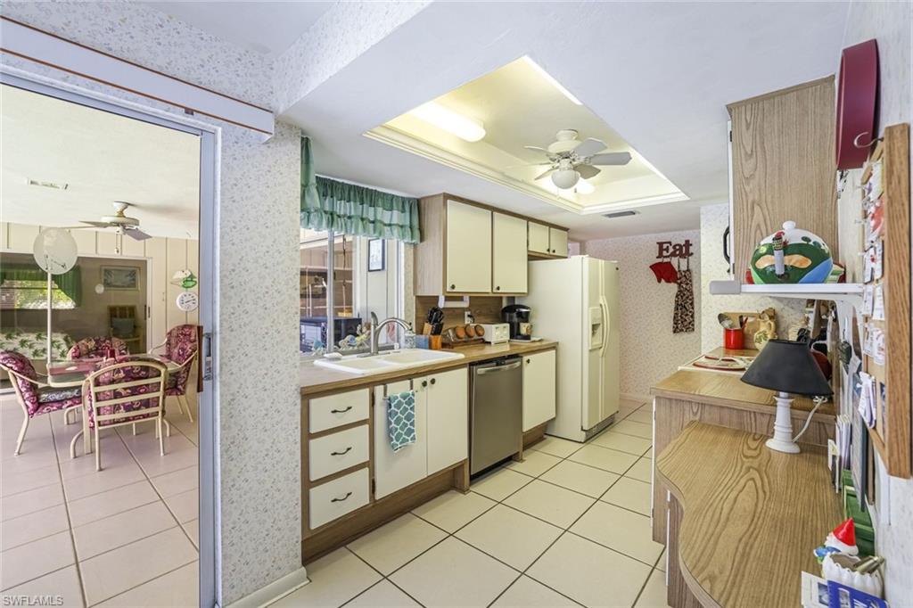 466 Golfview DR