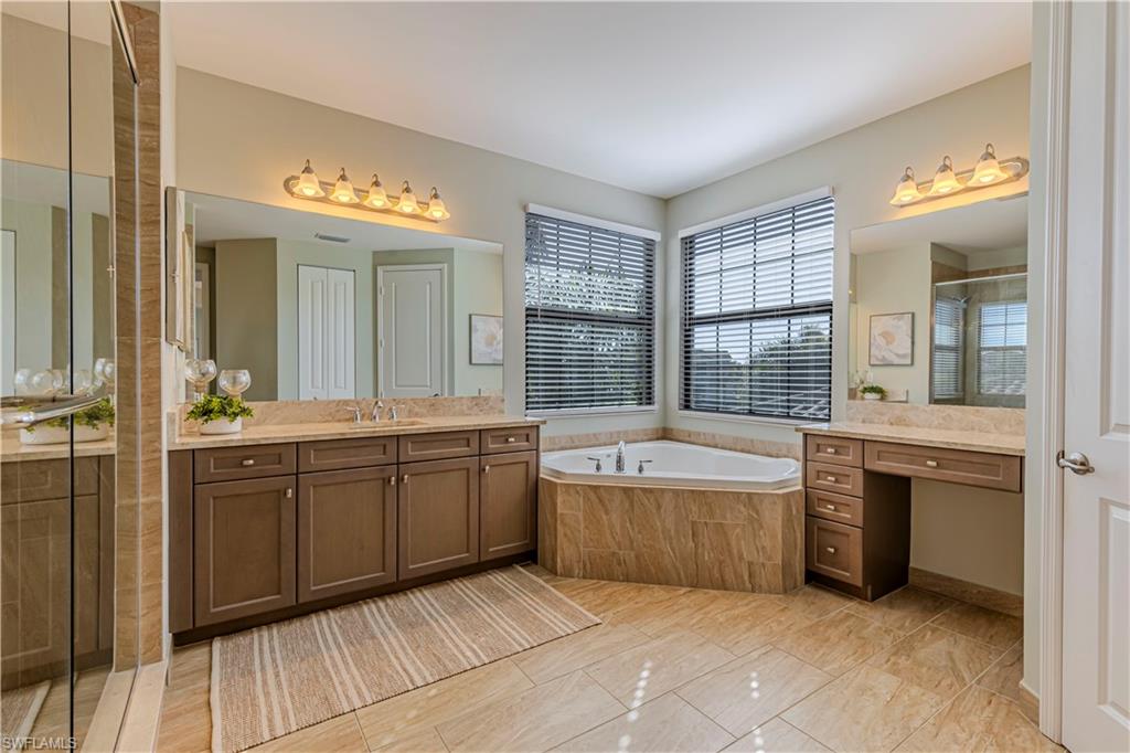 4538 Kensington CIR