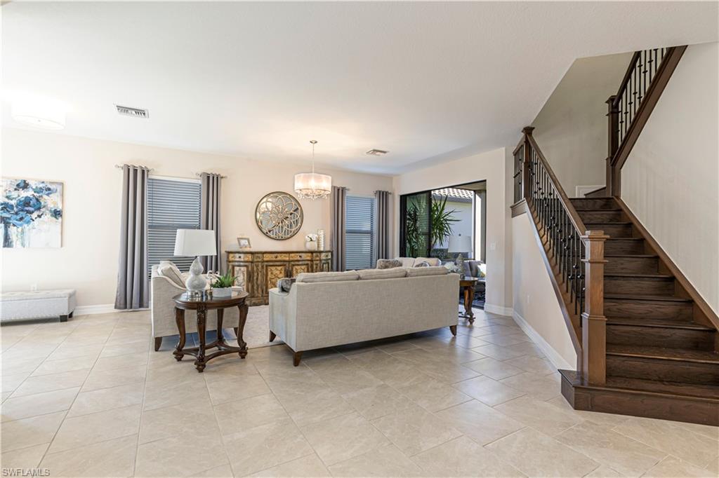 4538 Kensington CIR
