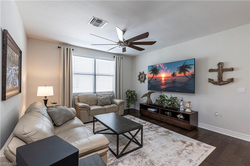 4538 Kensington CIR