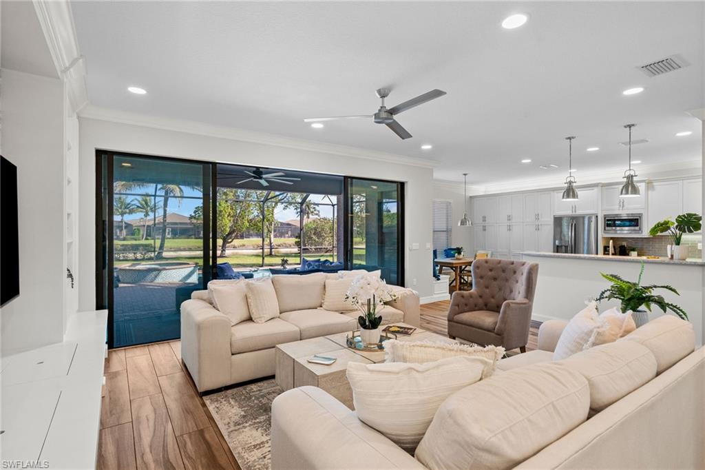 4205 Amelia WAY