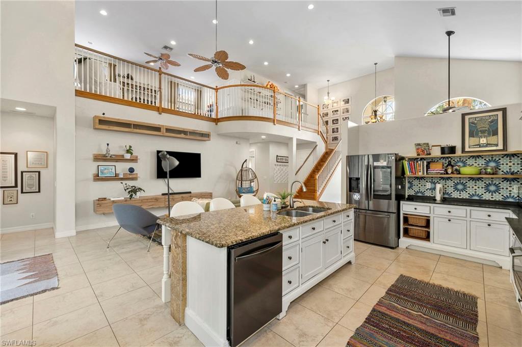 2389 Leafshine LN