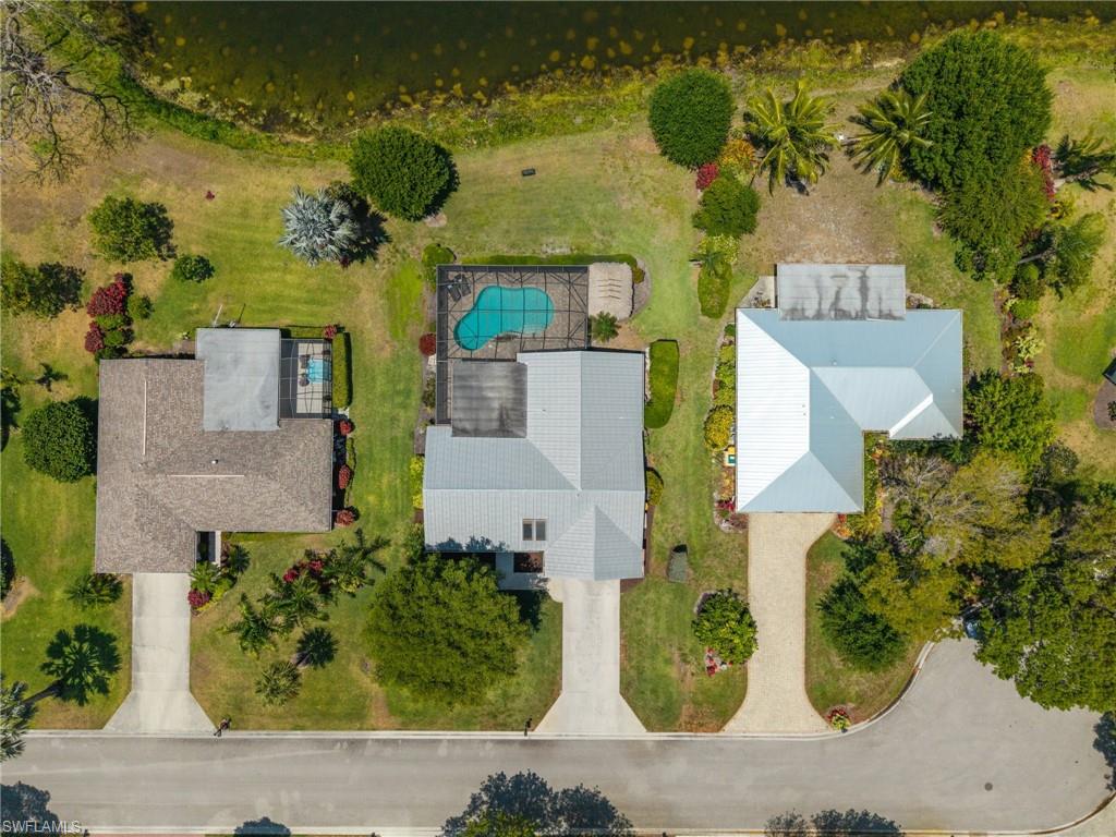 9556 Litchfield LN