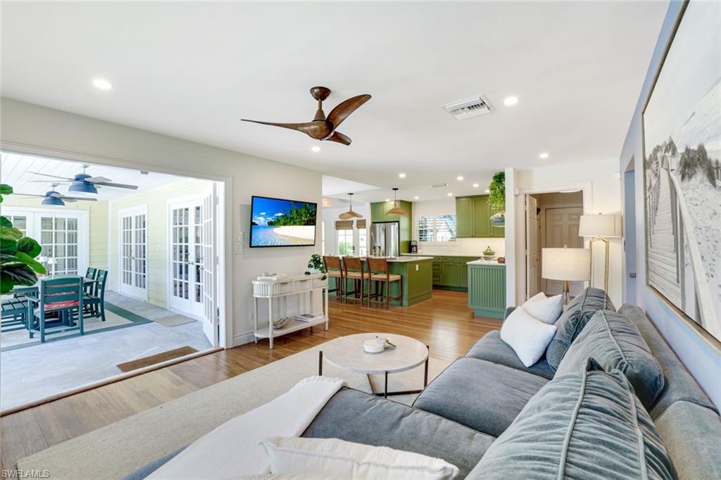 2319 Queens WAY