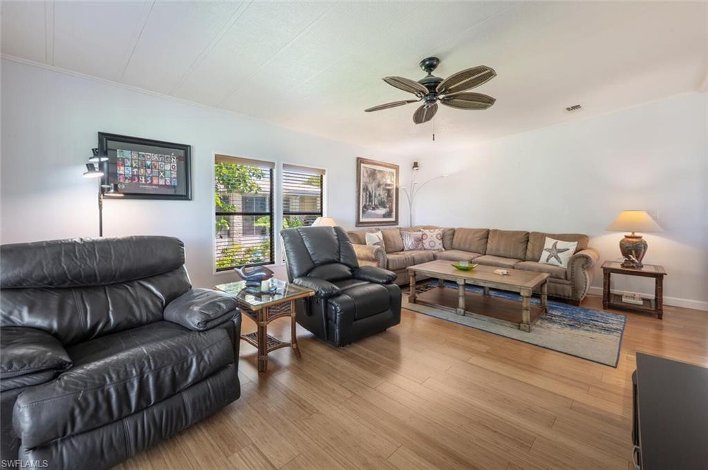 105 Calais CT