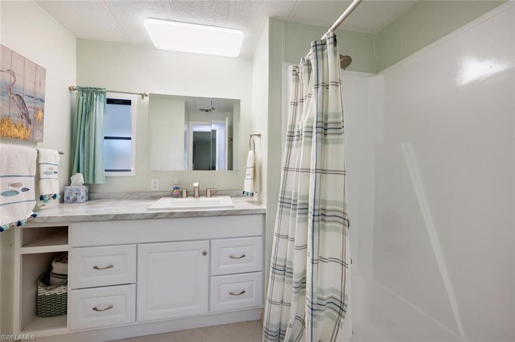 105 Calais CT
