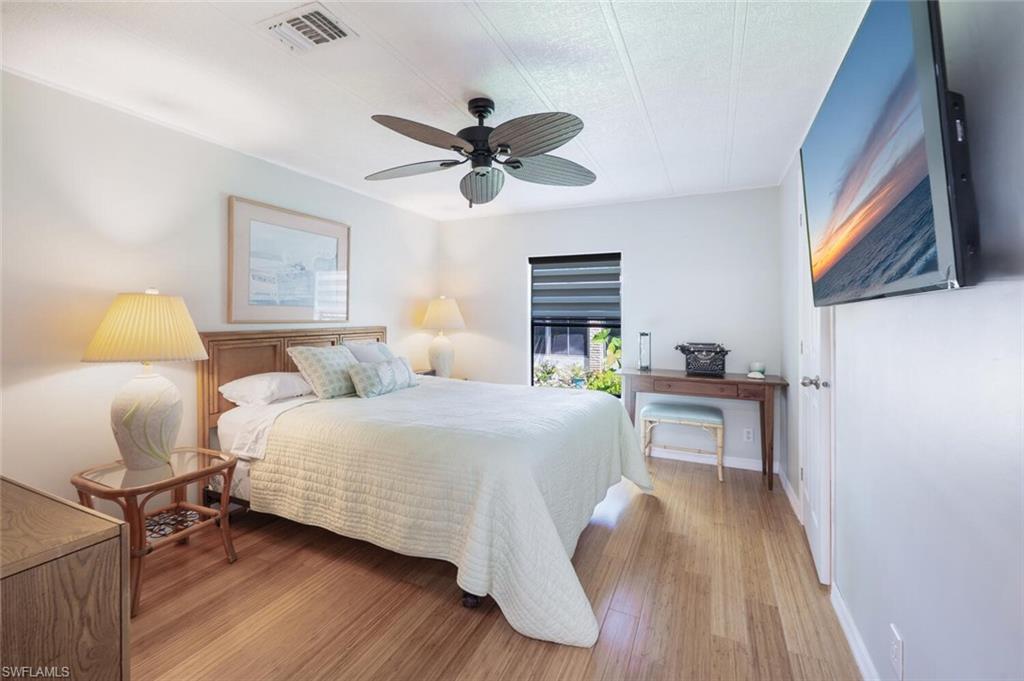 105 Calais CT