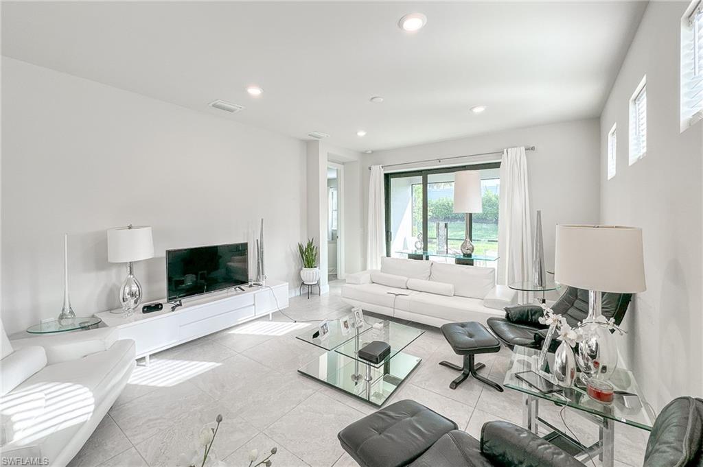 2244 Yellowfin CIR