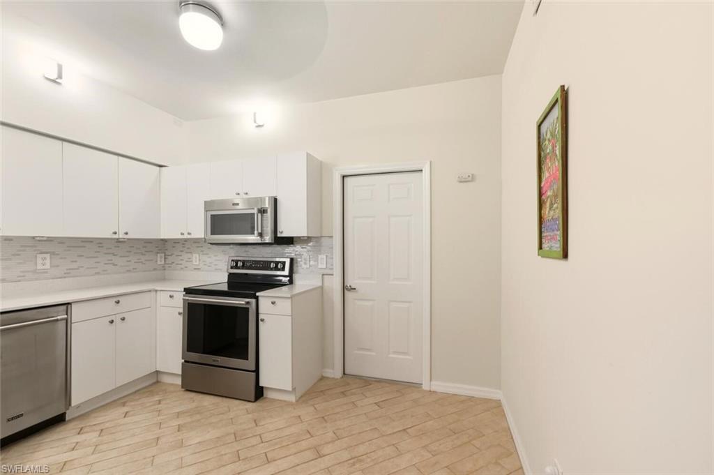 636 Windsor SQ 102