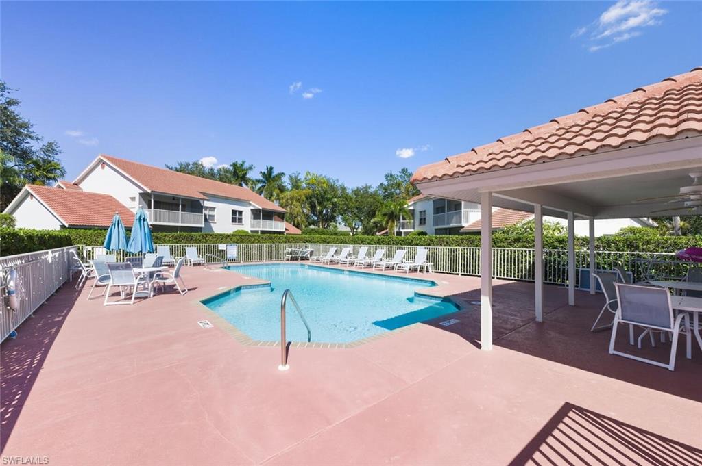 636 Windsor SQ 102