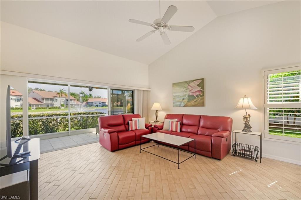 636 Windsor SQ 102
