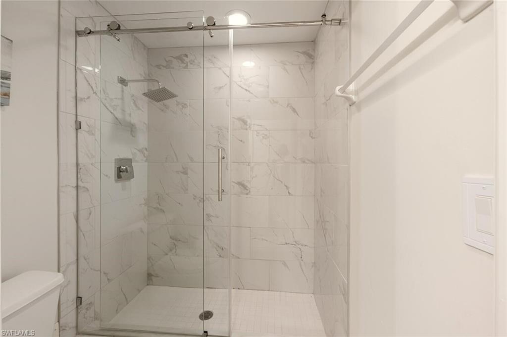 636 Windsor SQ 102