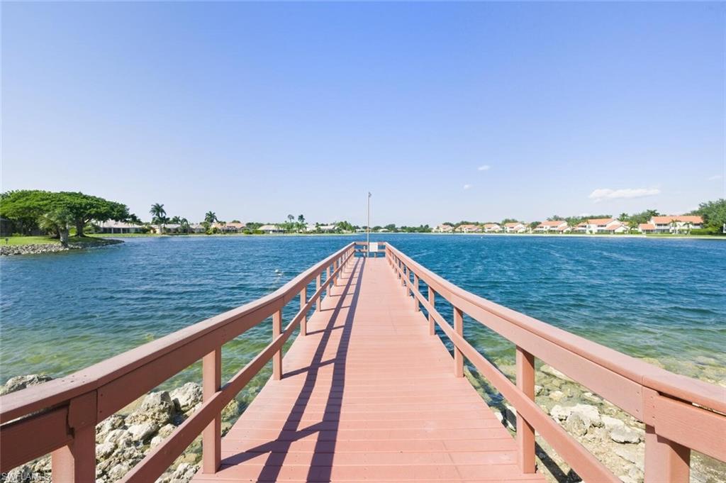 636 Windsor SQ 102