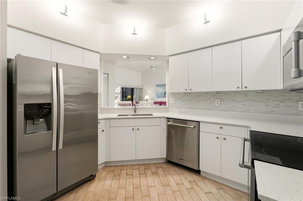 636 Windsor SQ 102