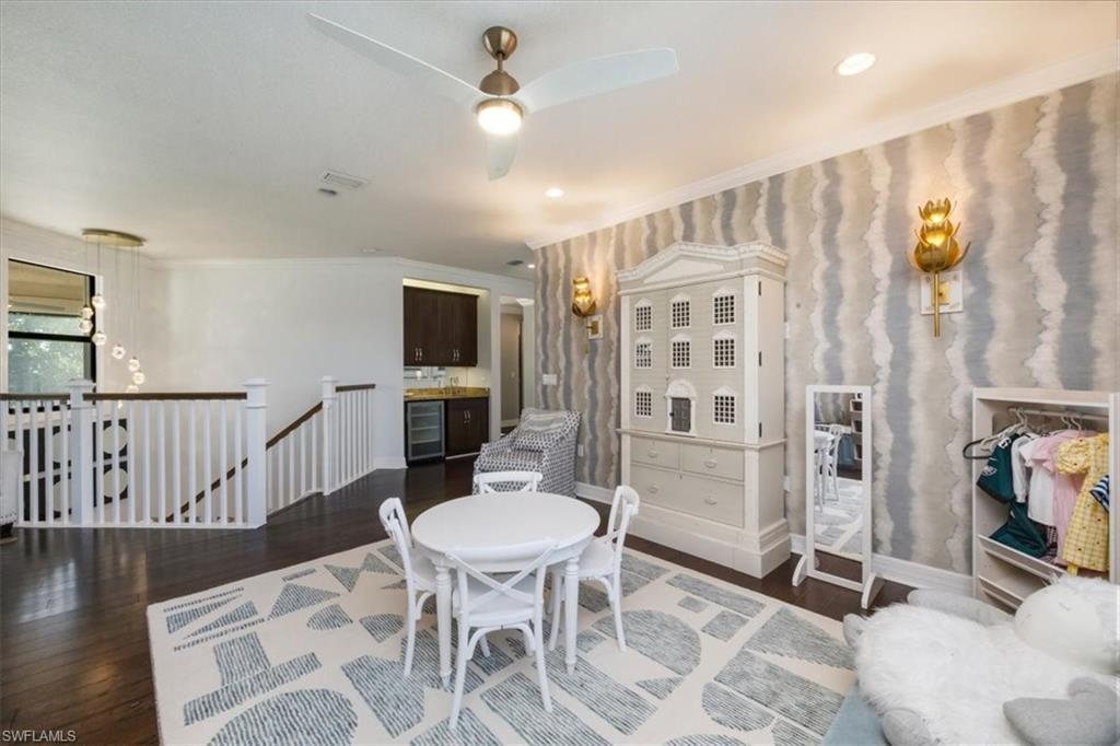 3821 Columbia CT