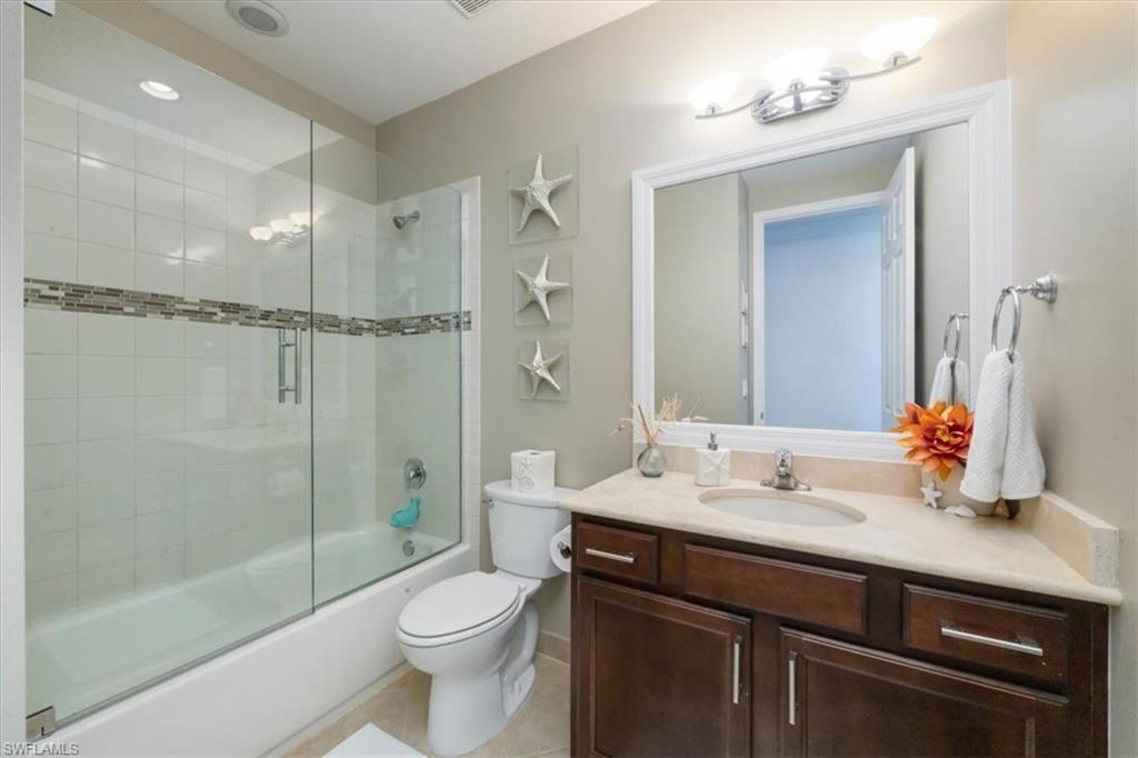3821 Columbia CT