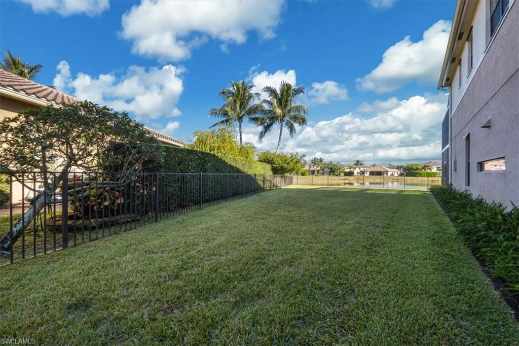 3821 Columbia CT