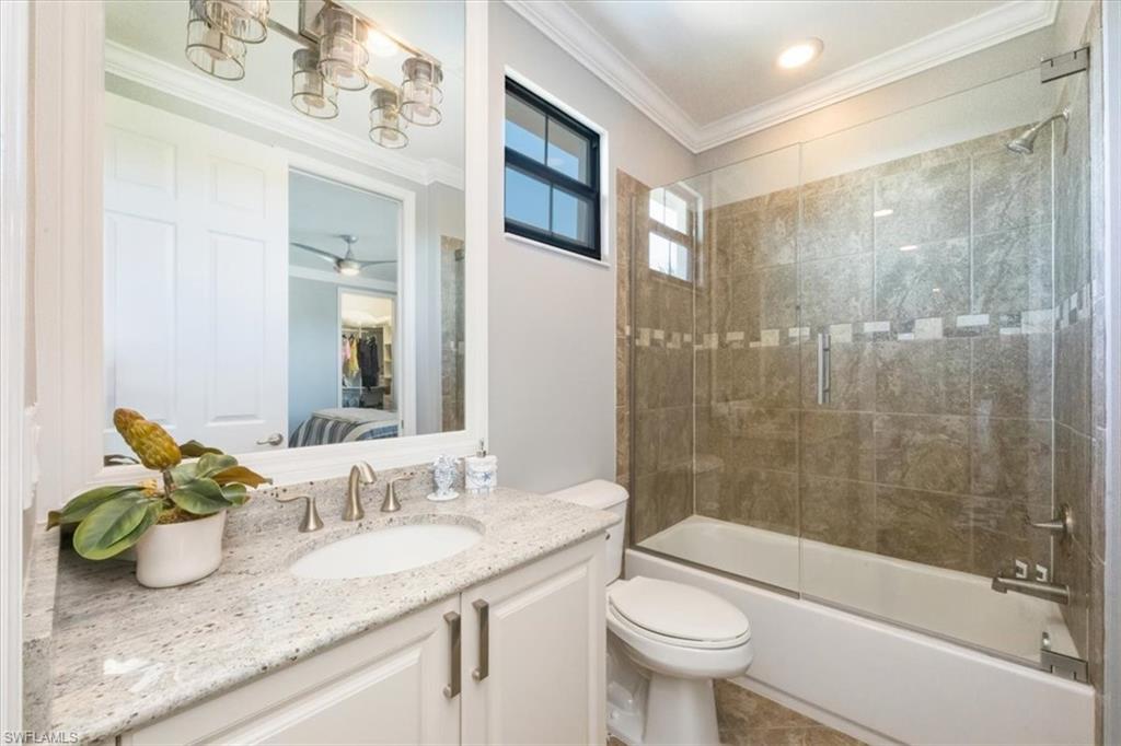 3821 Columbia CT