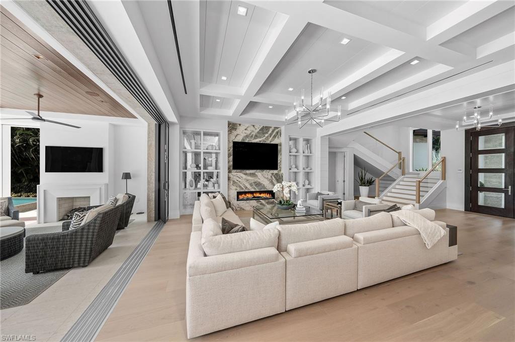 1365 Spyglass LN