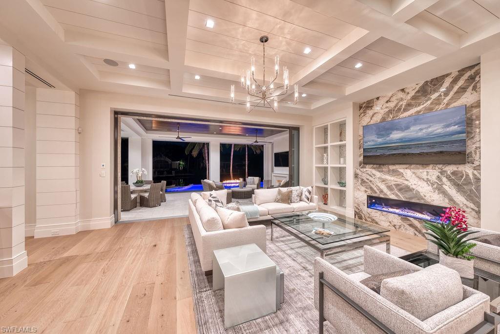 1365 Spyglass LN