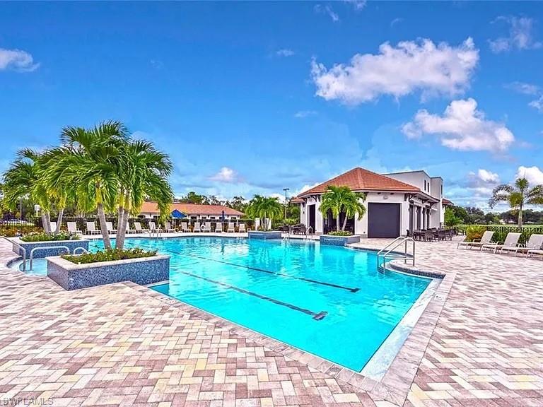 8505 Naples Heritage DR Unit: 146
