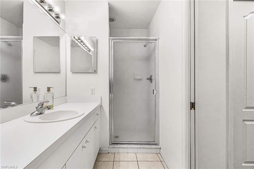 8505 Naples Heritage DR Unit: 146