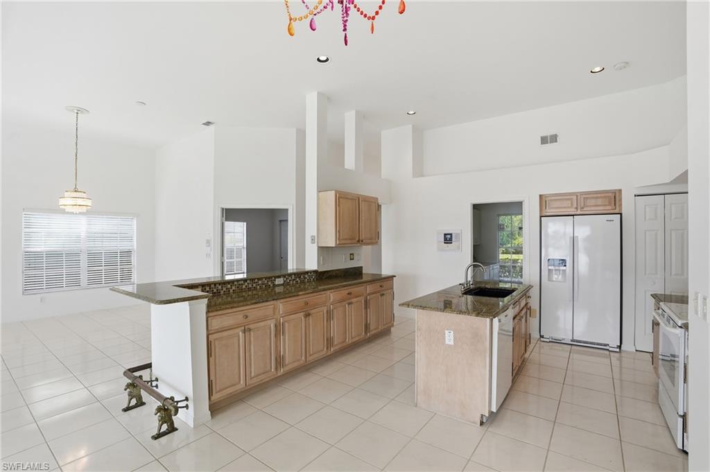 712 Lambton LN