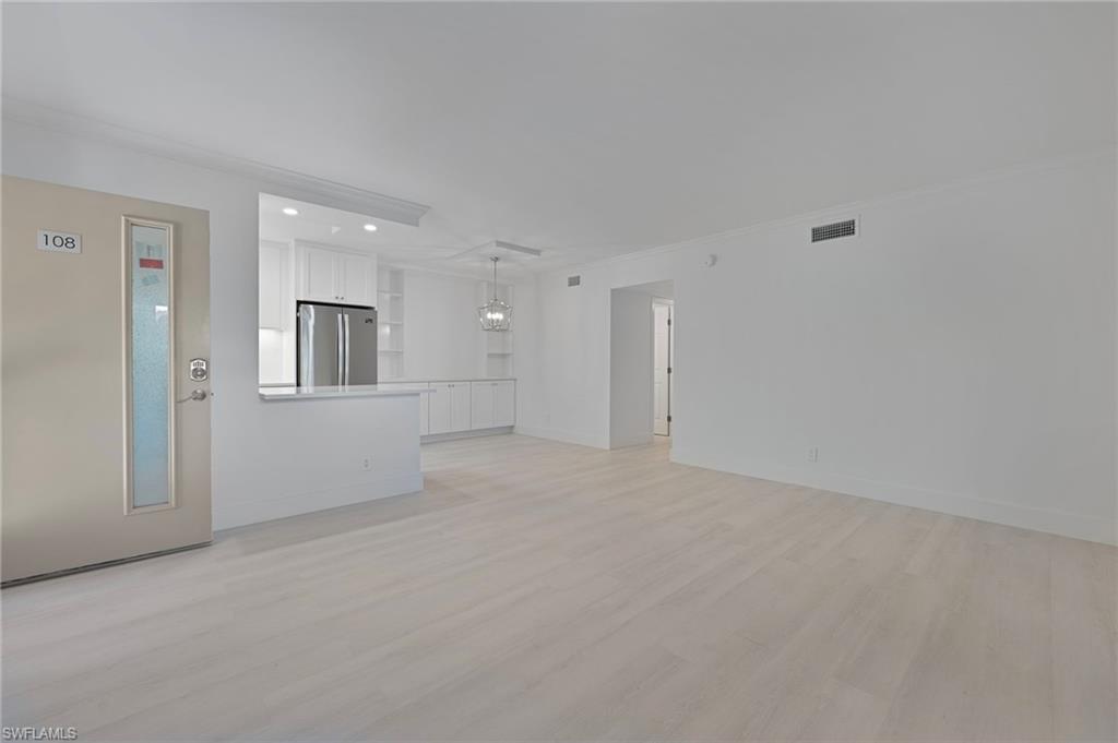 1100 Gulf Shore BLVD N # 108