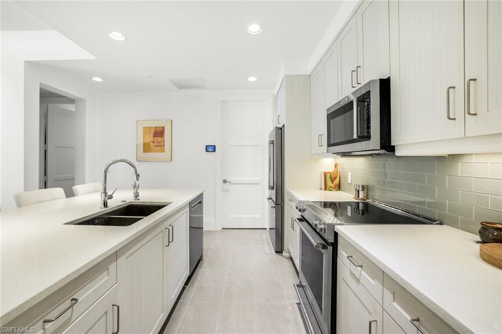1035 3rd AVE S 215
