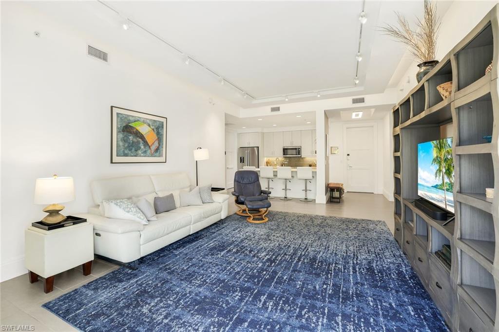 1035 3rd AVE S 215