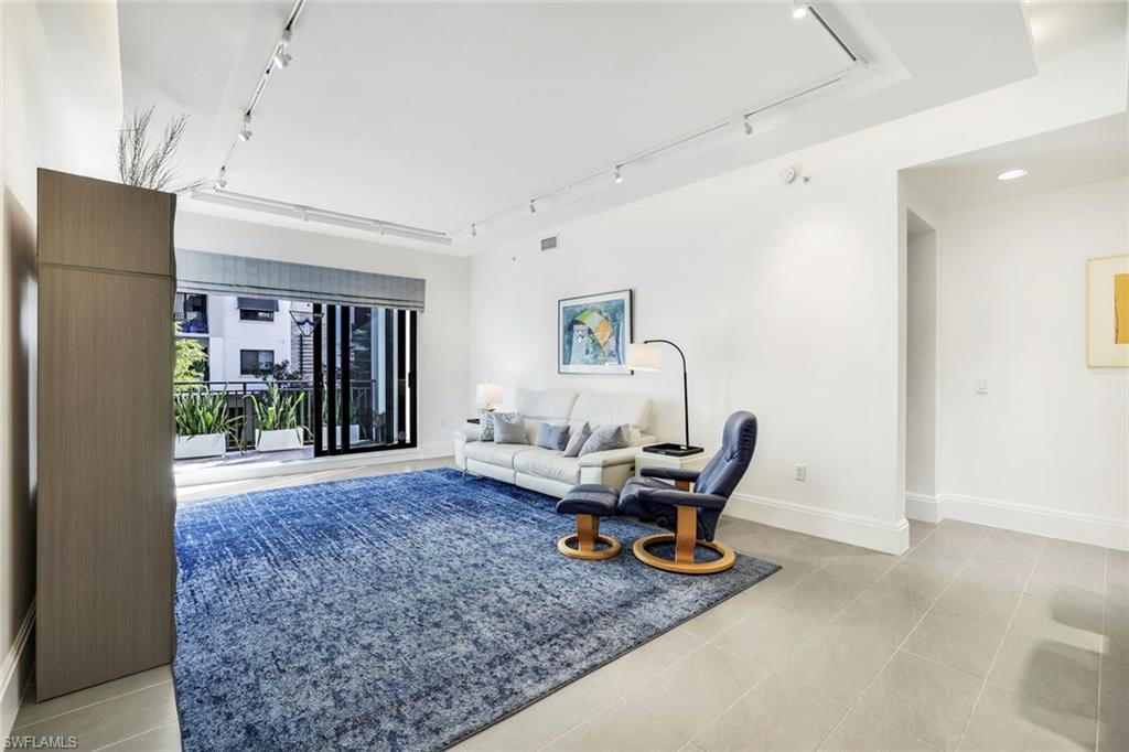 1035 3rd AVE S 215