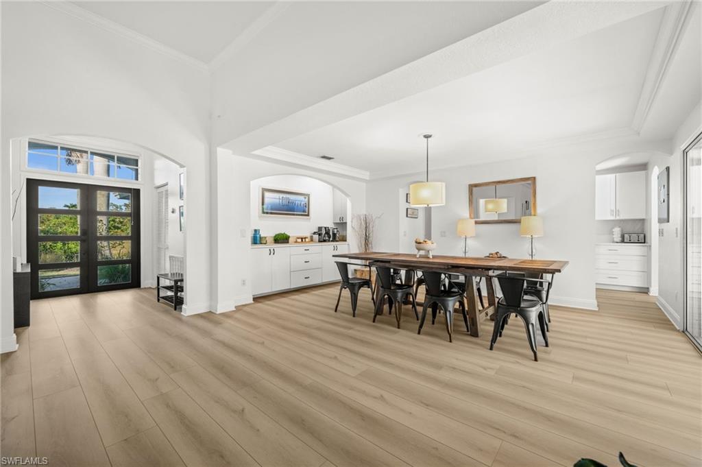 4 Colonial DR