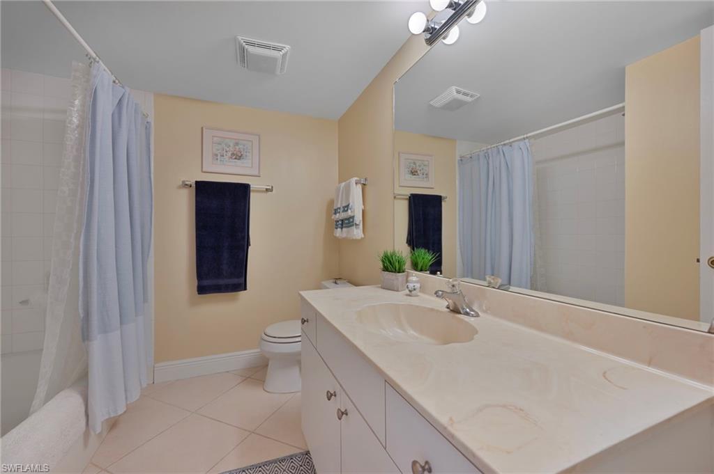 215 Cypress WAY E C4