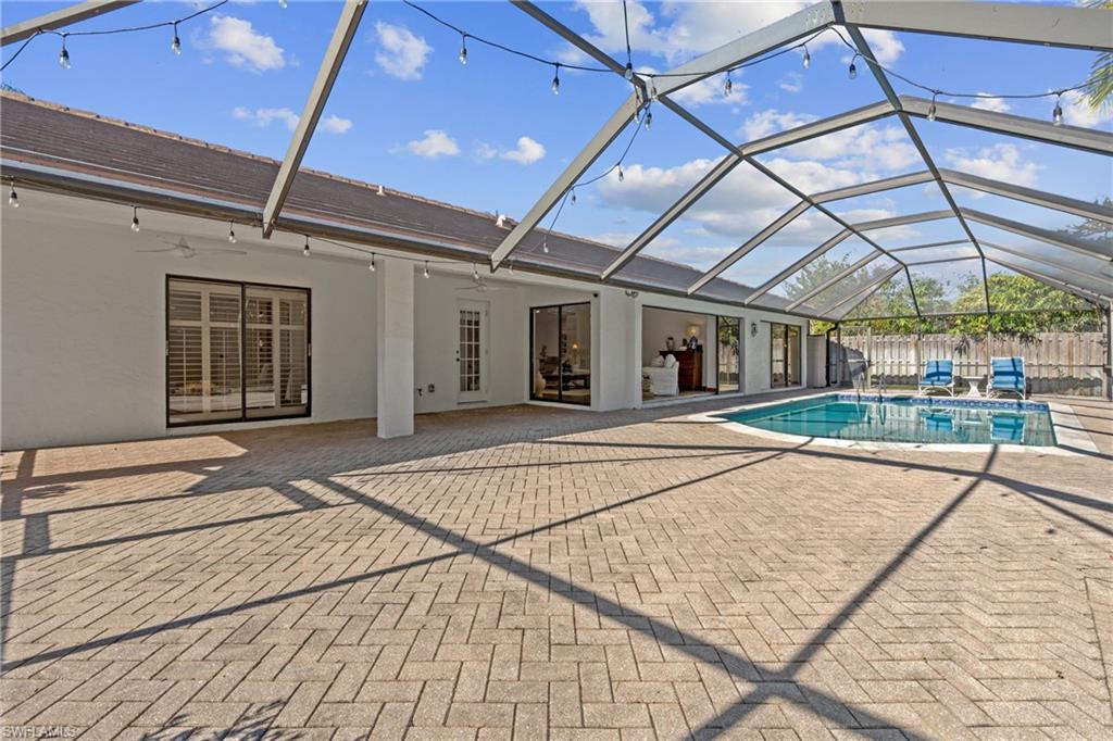2419 Pine Woods CIR # 11