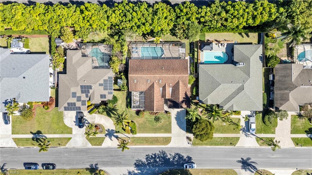2419 Pine Woods CIR # 11