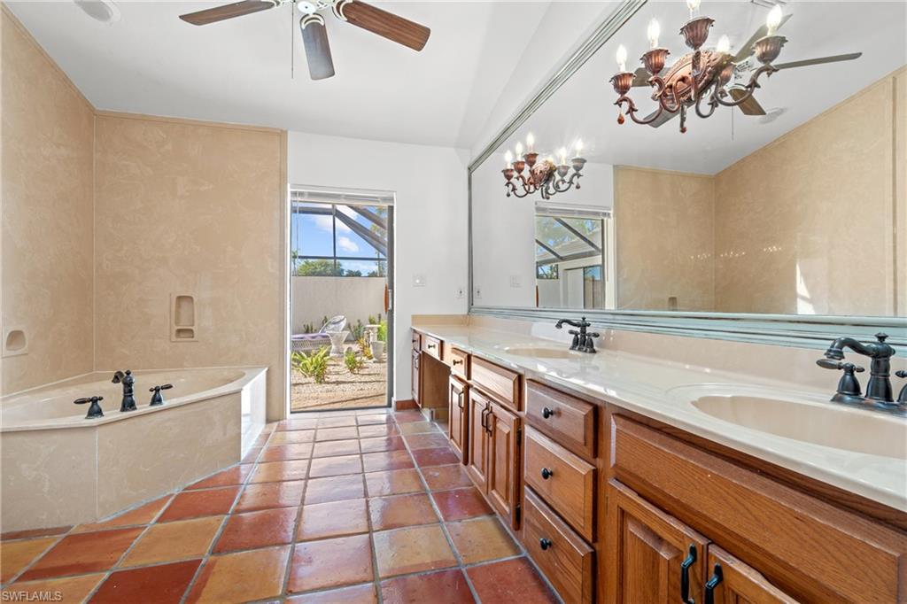 2419 Pine Woods CIR # 11