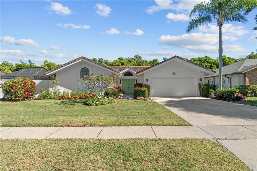 2419 Pine Woods CIR # 11