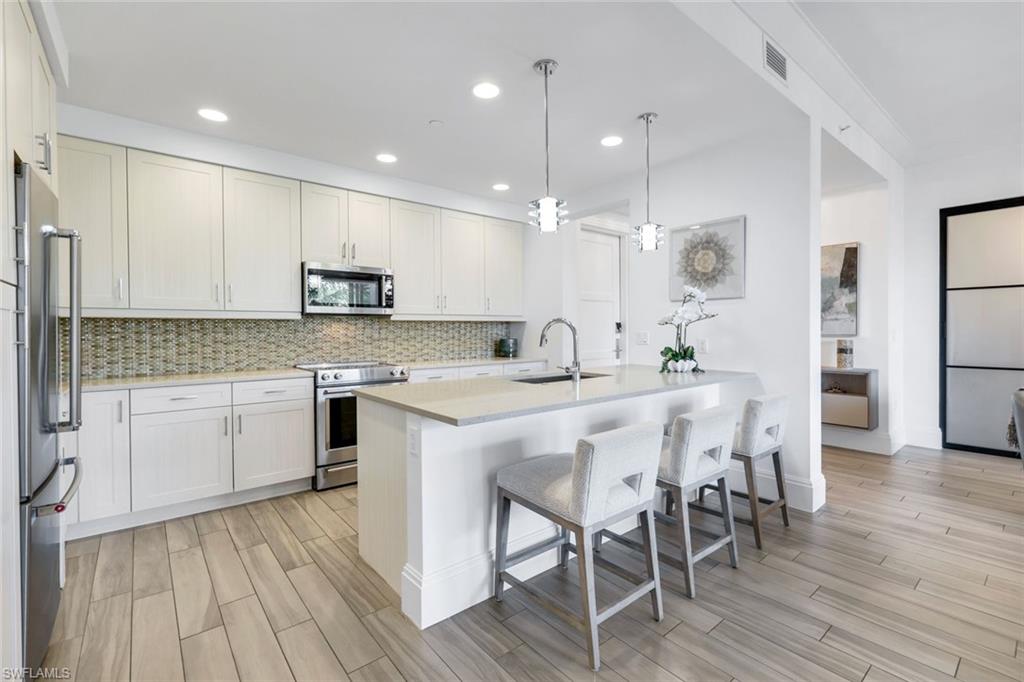 1035 3rd AVE S 305